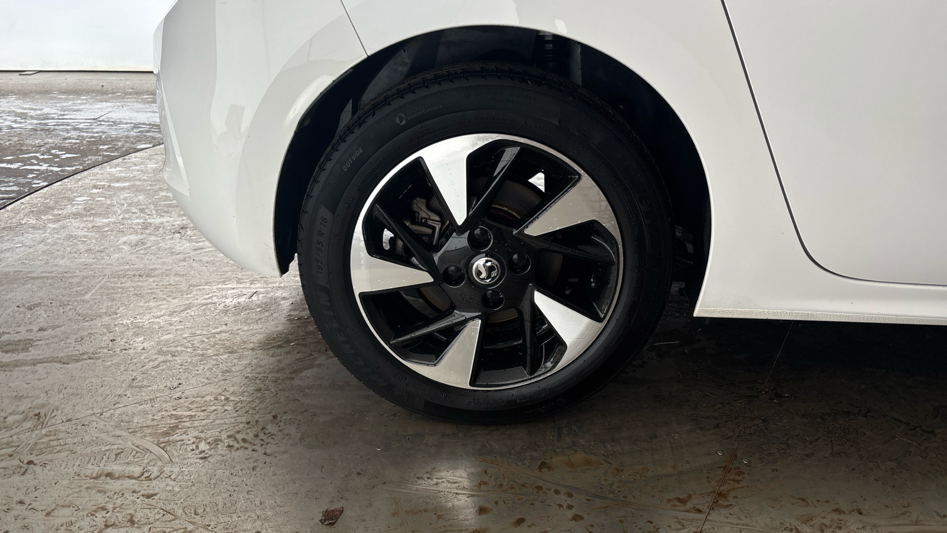 4020909 100kW SE Premium 50kWh 5dr Auto [11kWCh]