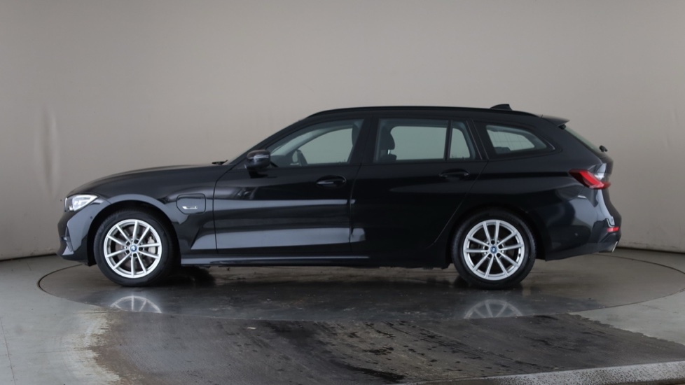 BMW 3 SERIES Image 2