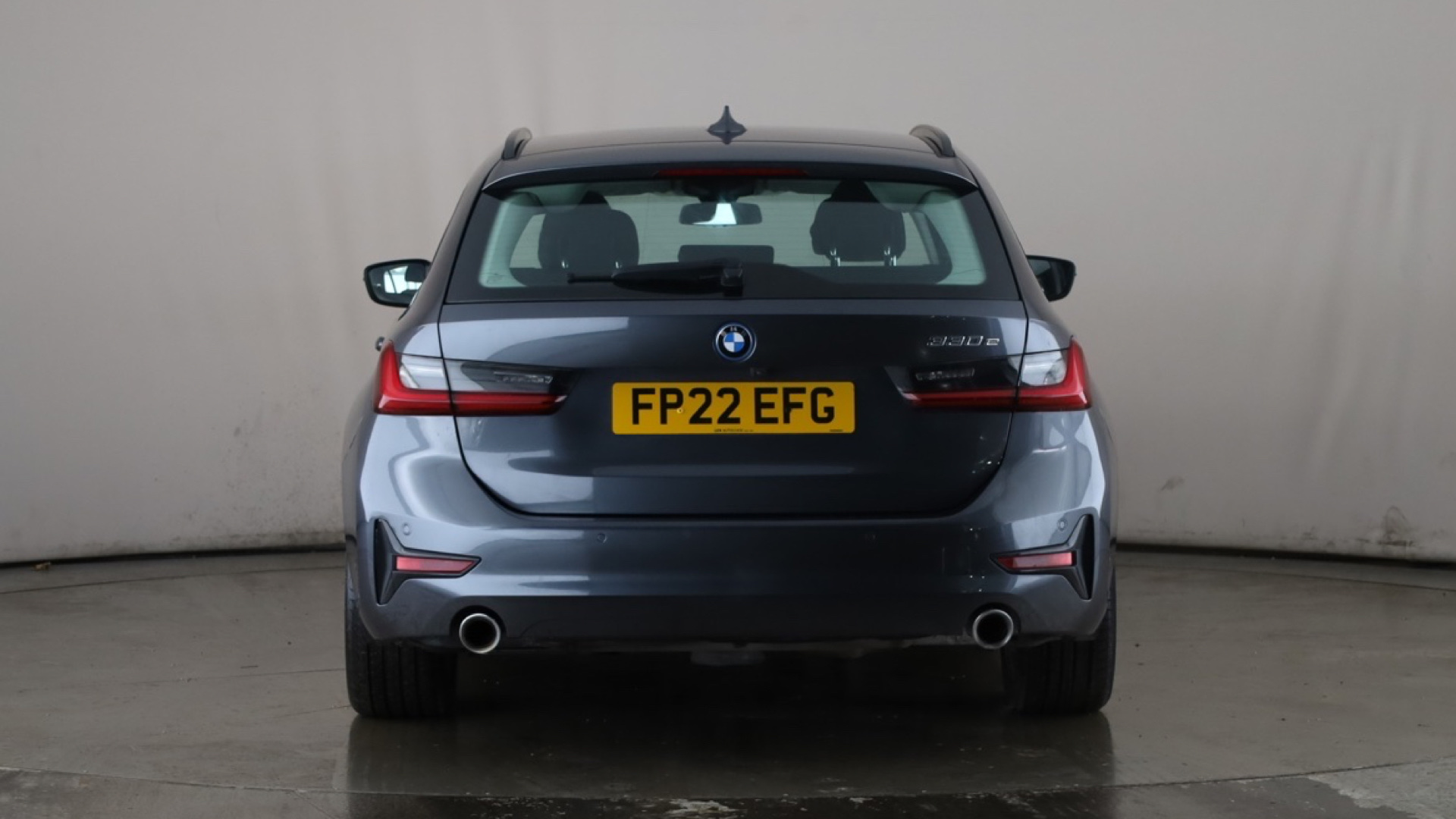 4020813 330e SE Pro 5dr Step Auto