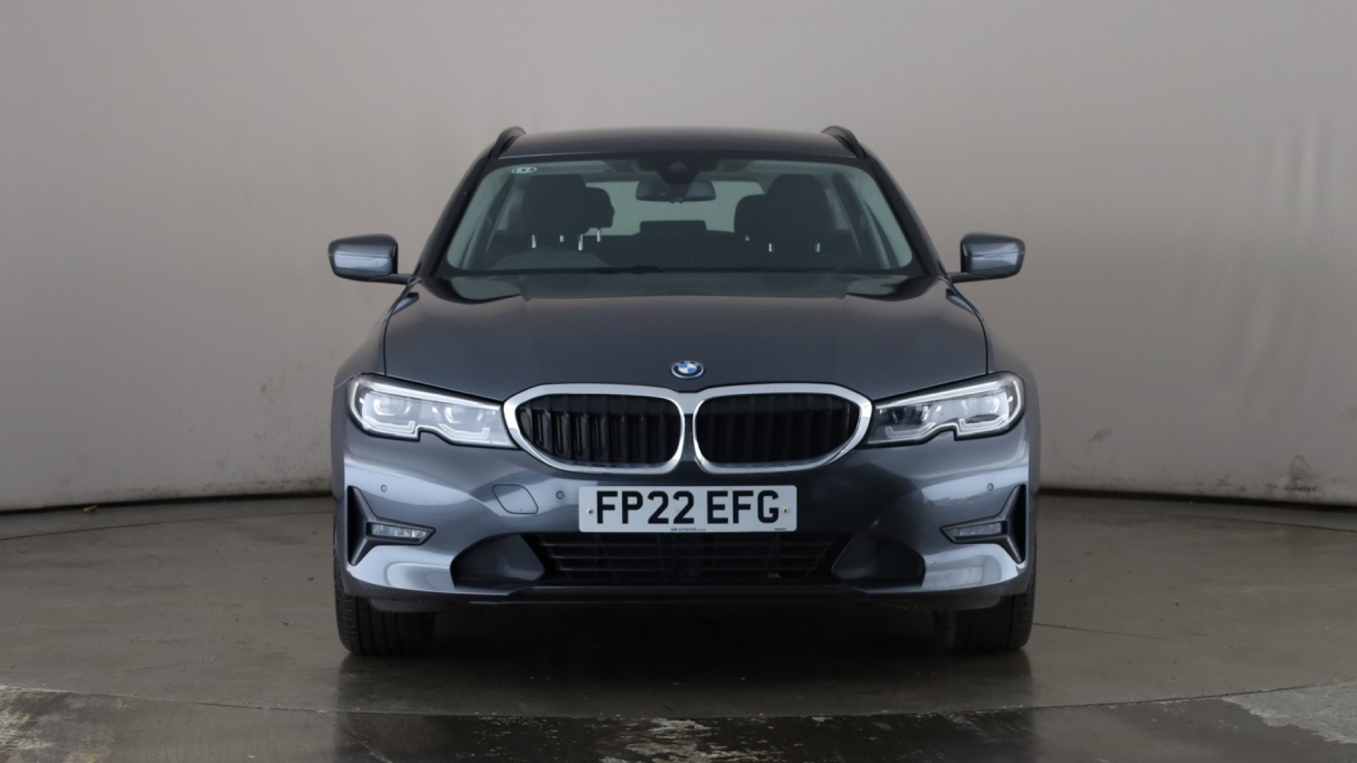 4020813 330e SE Pro 5dr Step Auto