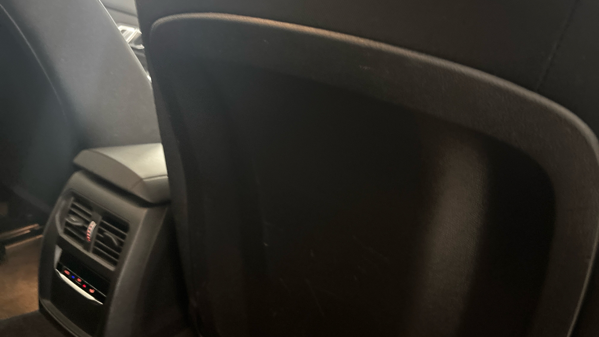 4020813 330e SE Pro 5dr Step Auto