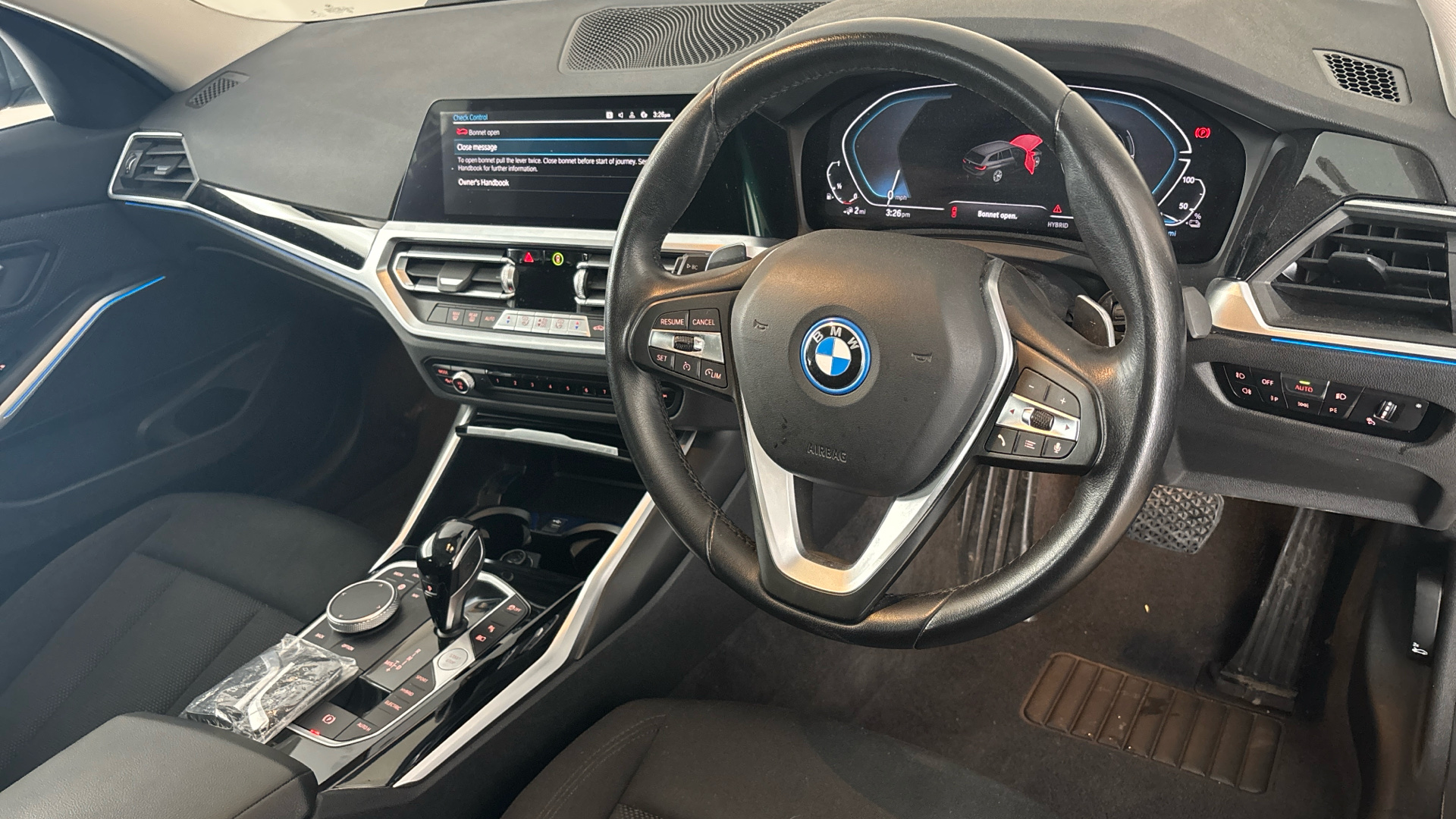 4020813 330e SE Pro 5dr Step Auto