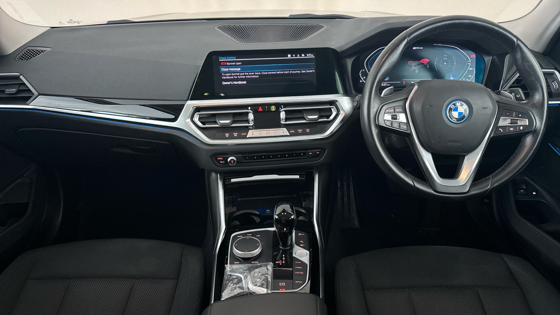 4020813 330e SE Pro 5dr Step Auto