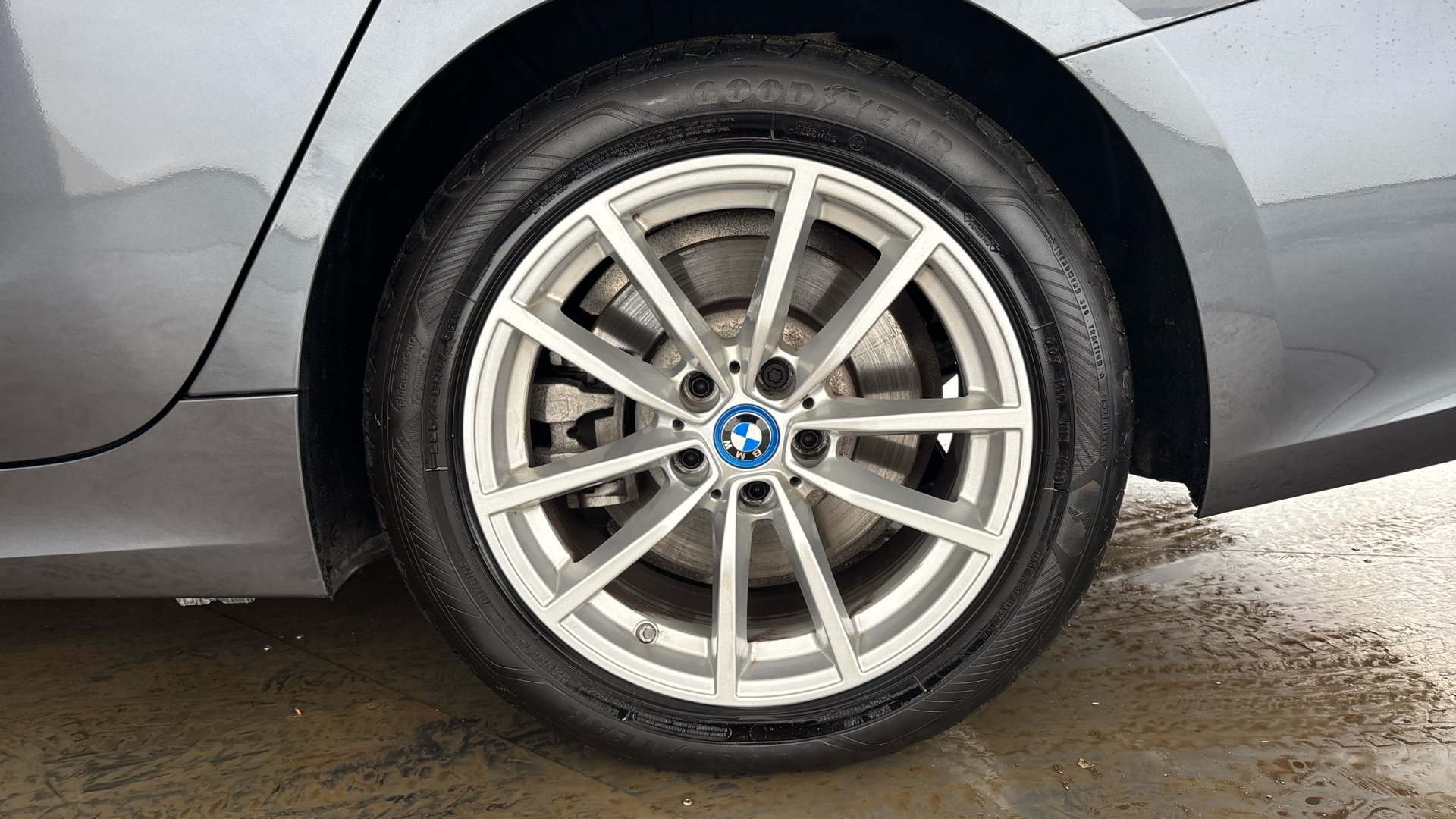 4020813 330e SE Pro 5dr Step Auto