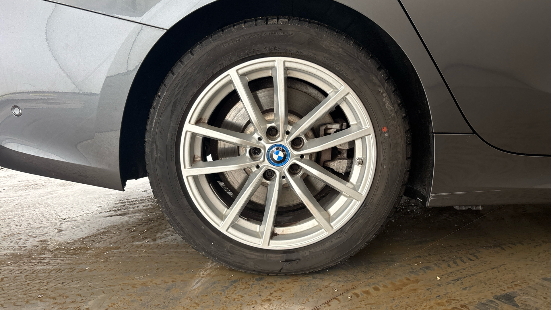 4020813 330e SE Pro 5dr Step Auto