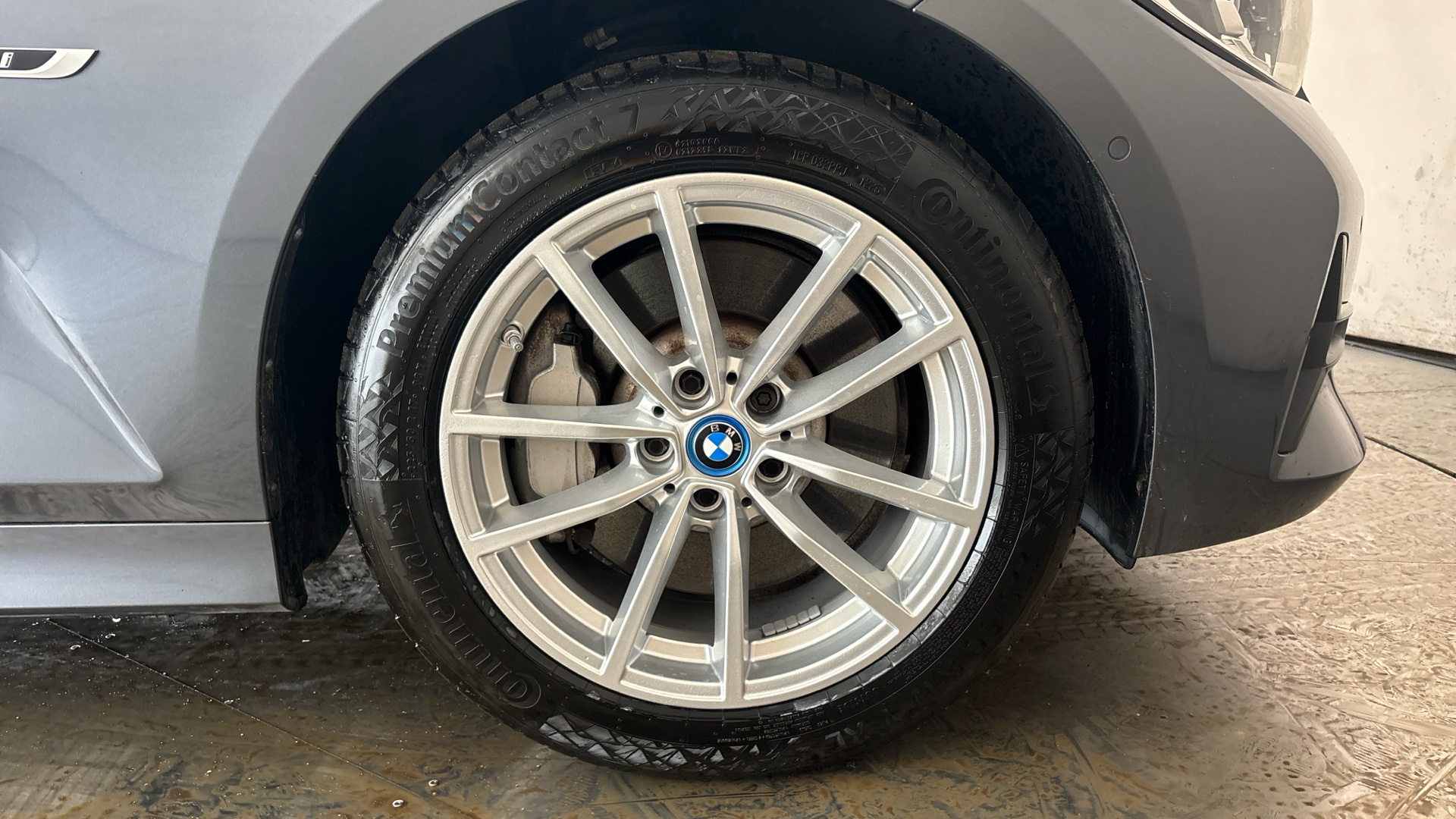 4020813 330e SE Pro 5dr Step Auto