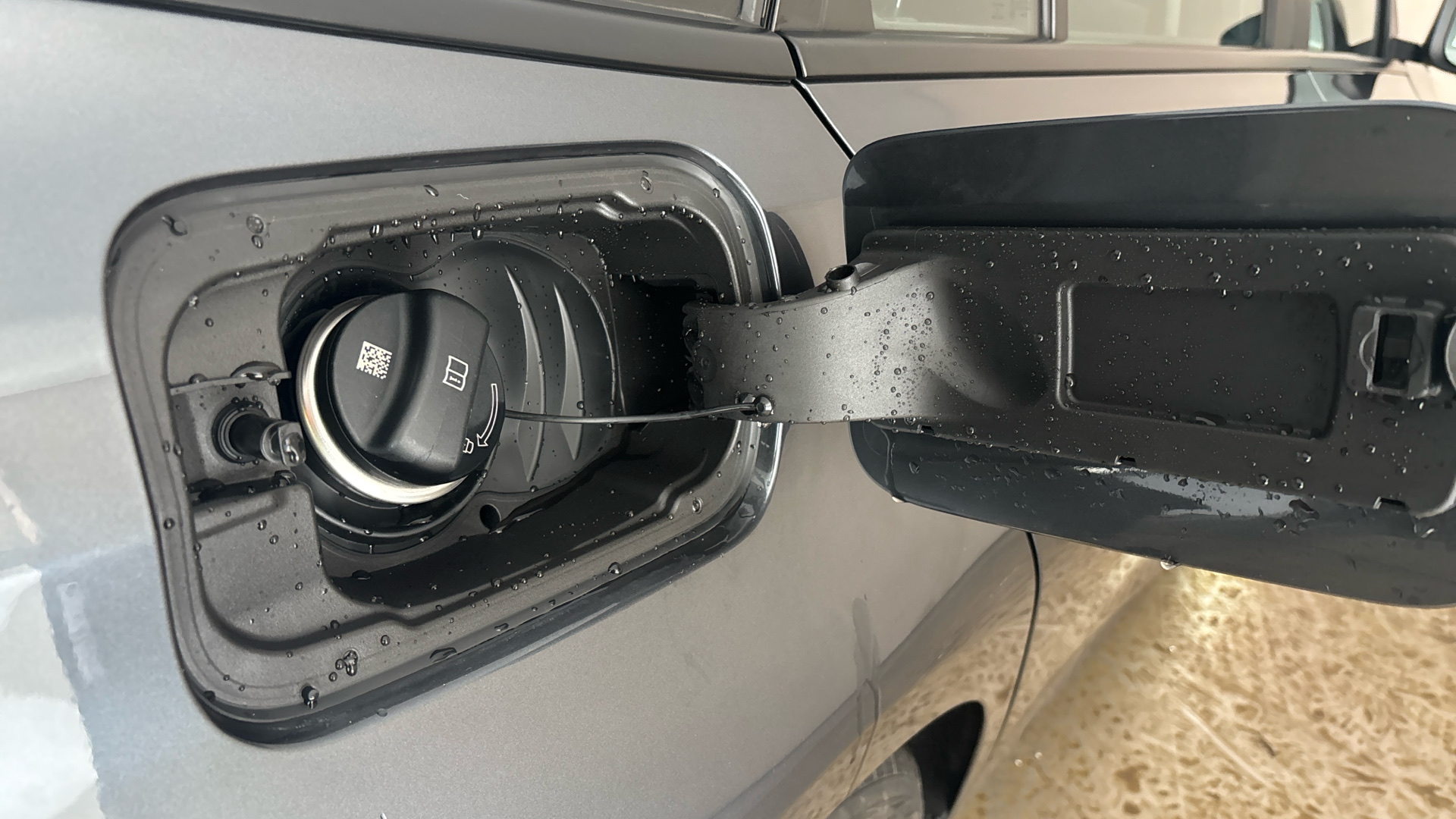 4020813 330e SE Pro 5dr Step Auto