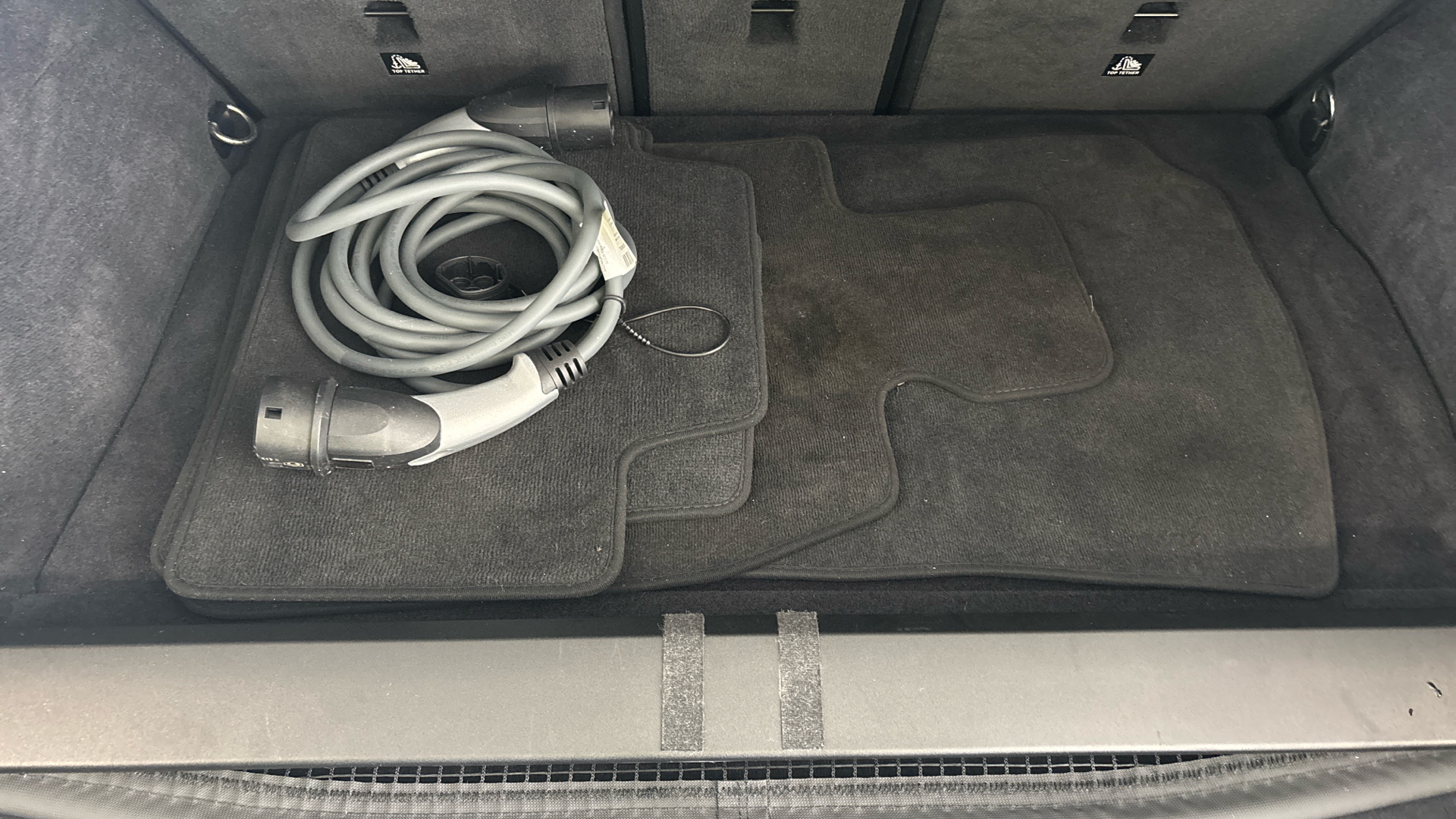 4020813 330e SE Pro 5dr Step Auto