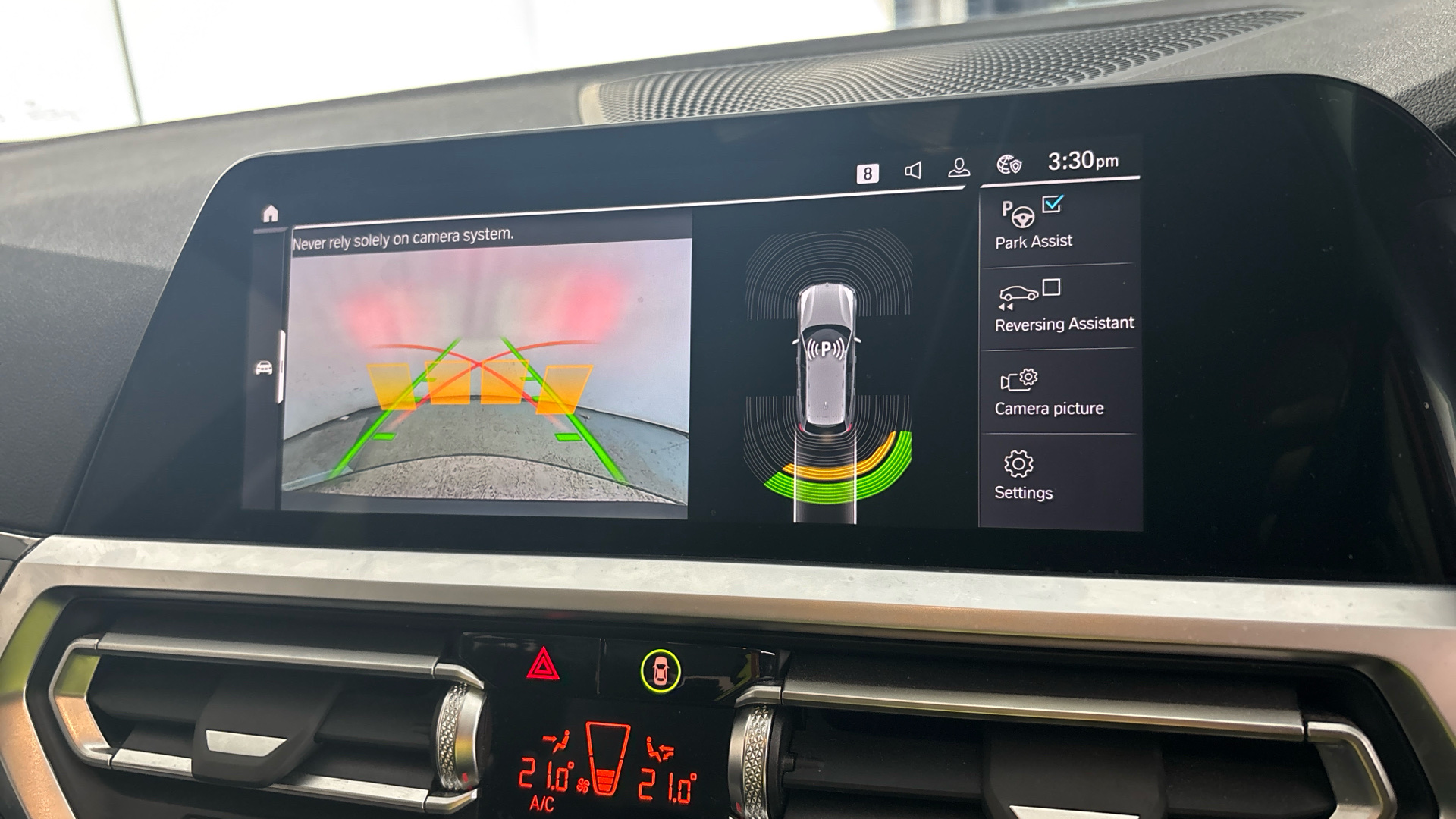 4020813 330e SE Pro 5dr Step Auto