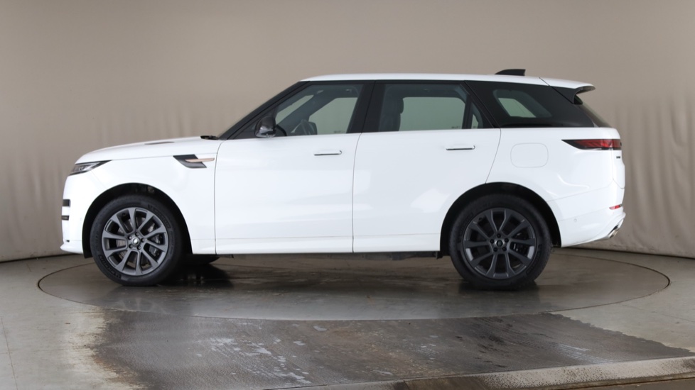 LAND ROVER RANGE ROVER SPORT Image 2