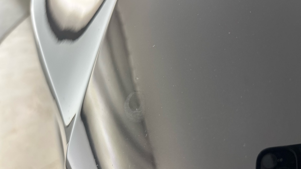 VOLVO C40 Chips and dent