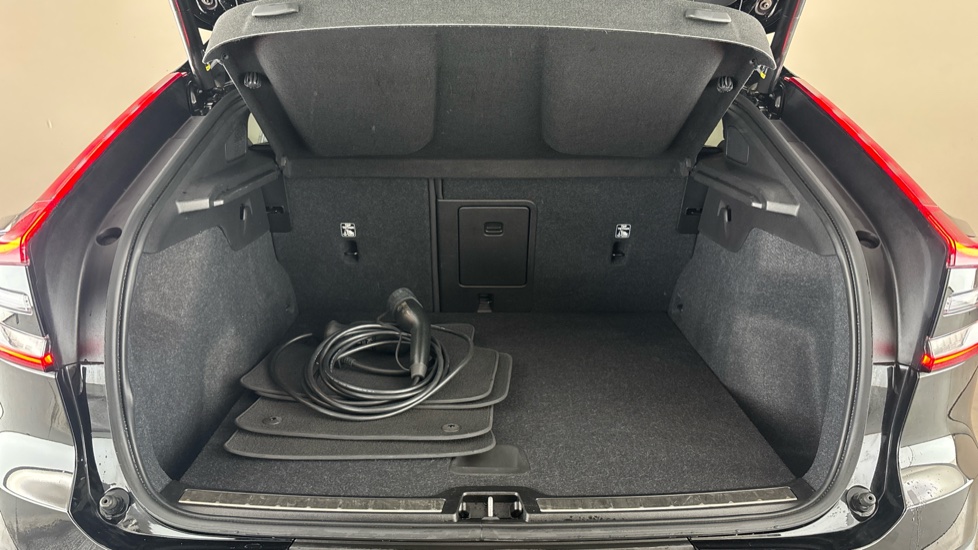 VOLVO C40 Image 15
