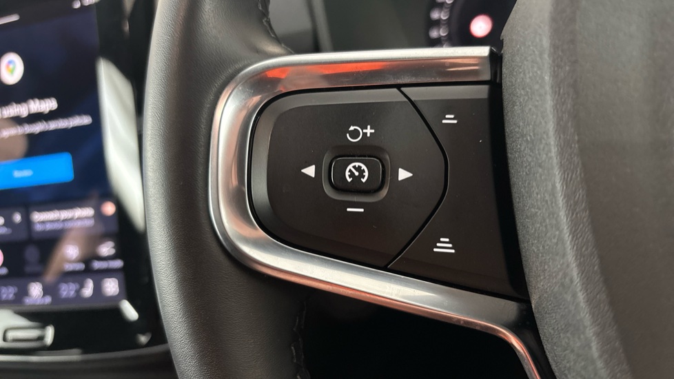 VOLVO C40 Cruise control