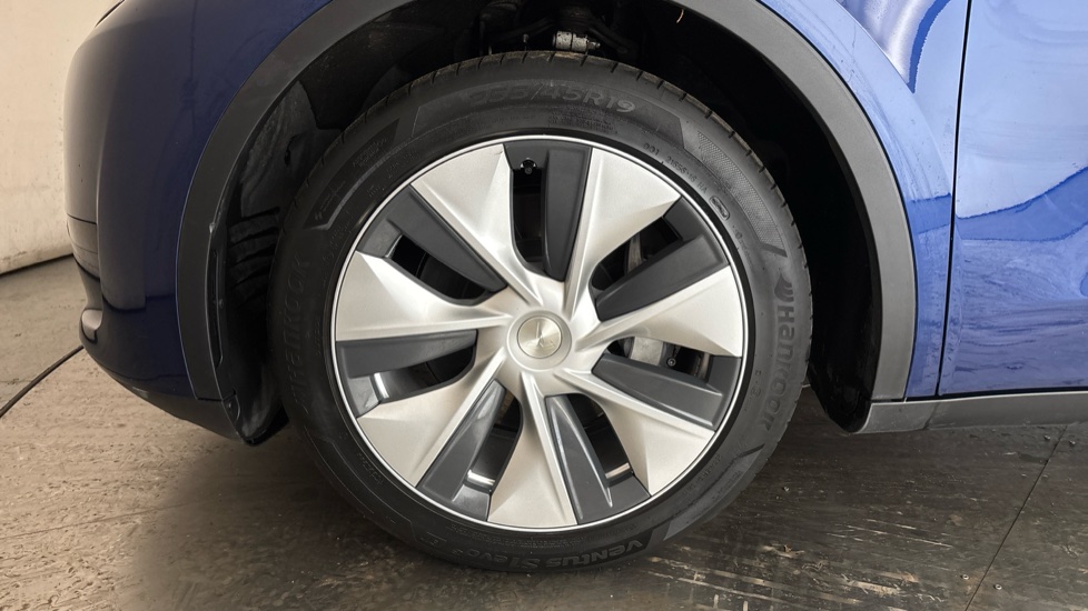 TESLA MODEL Y Image 17