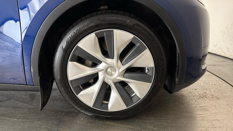 TESLA MODEL Y Image 20