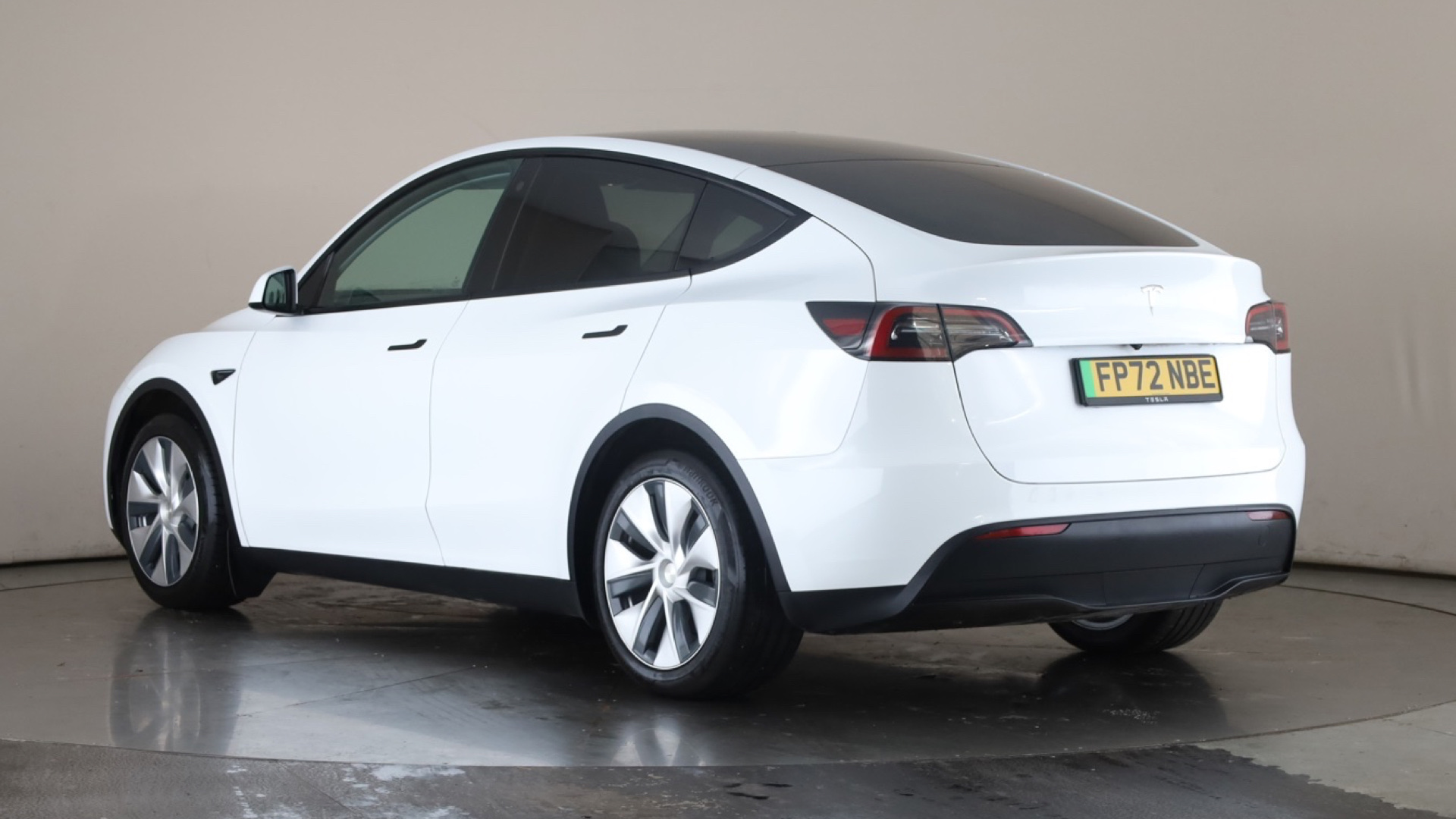 RWD 5dr Auto