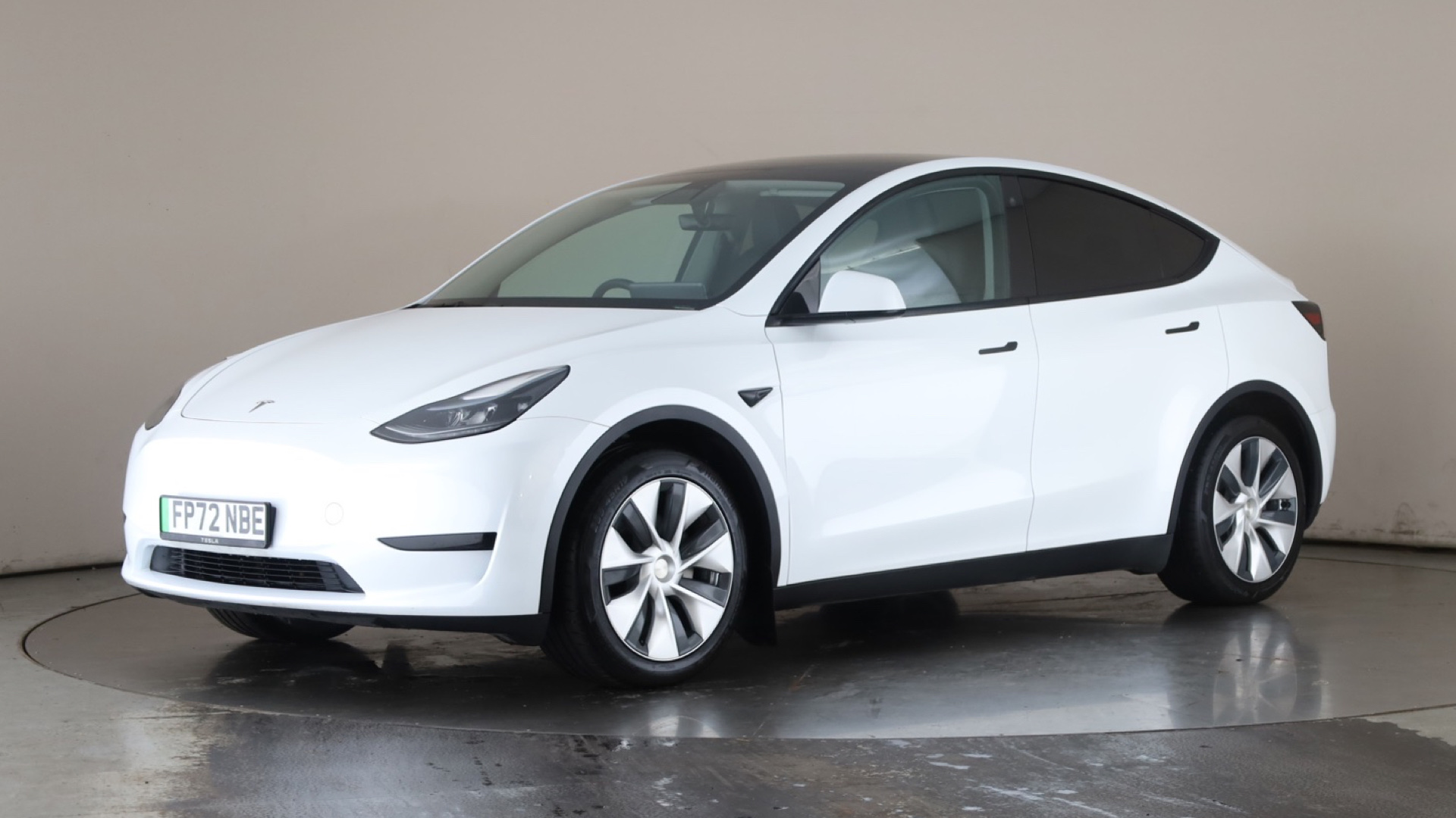 RWD 5dr Auto