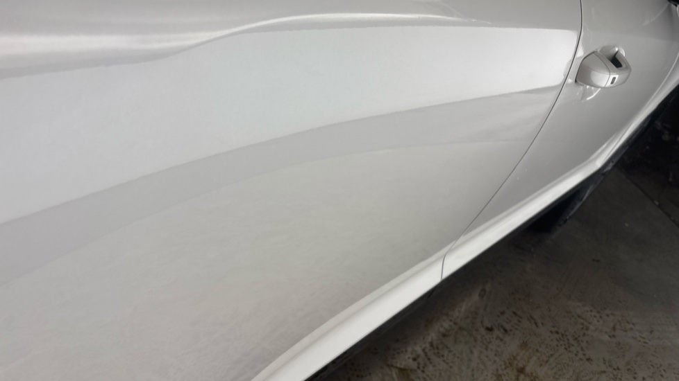 Kia Niro dent