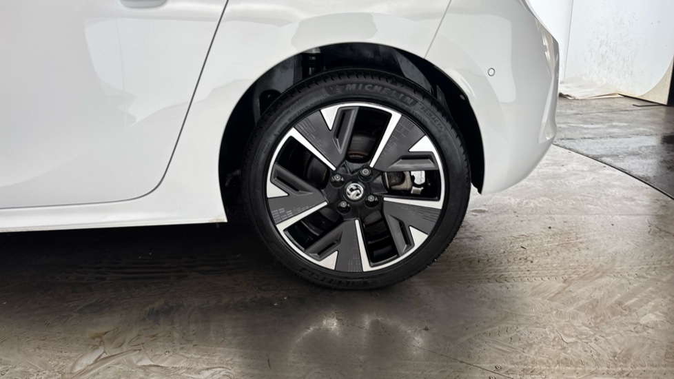 VAUXHALL CORSA Image 18