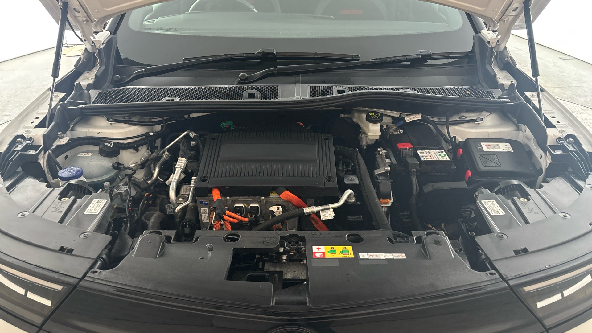 4020907 100kW SRi Nav Premium 50kWh 5dr Auto