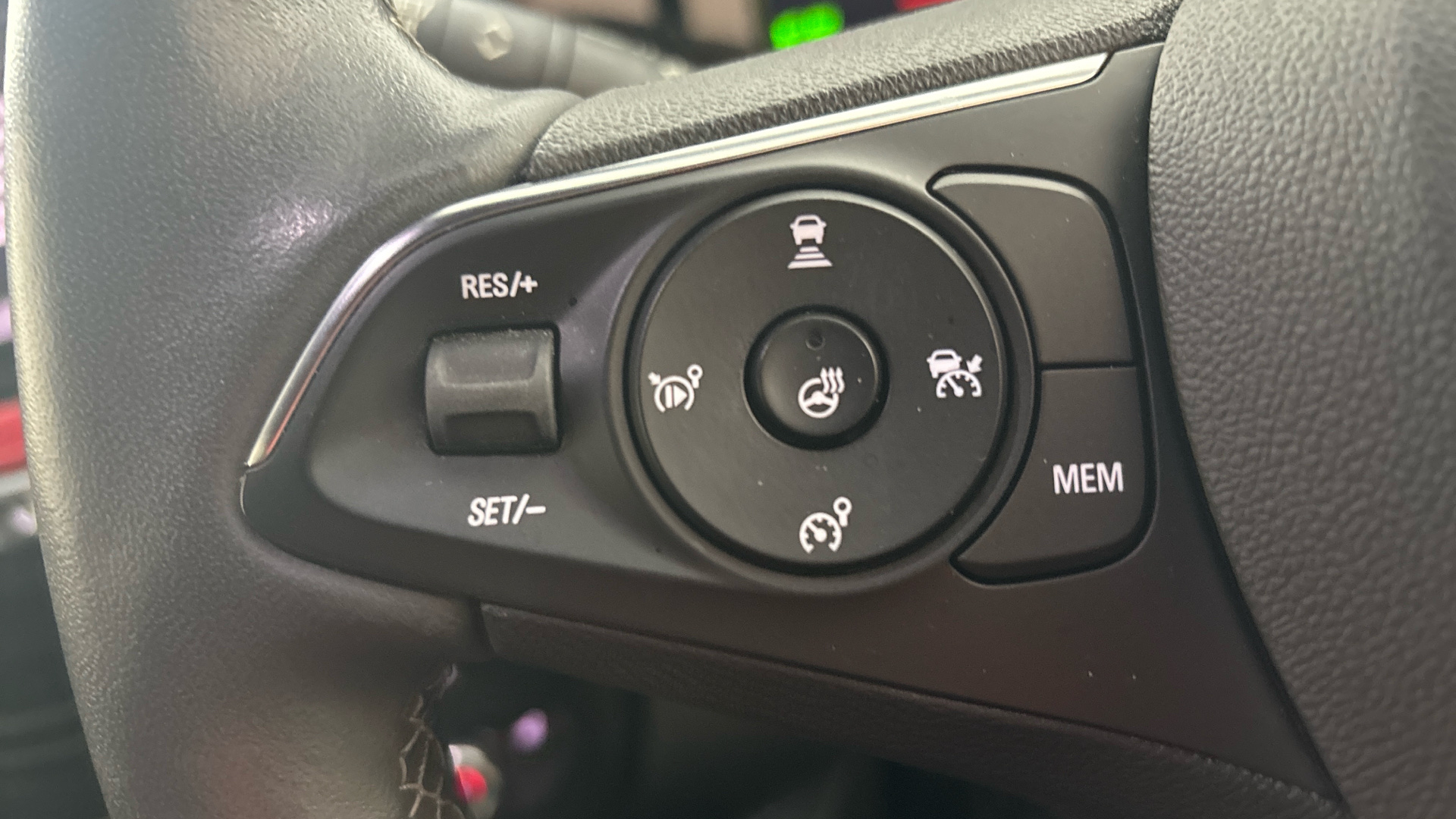 4020907 100kW SRi Nav Premium 50kWh 5dr Auto