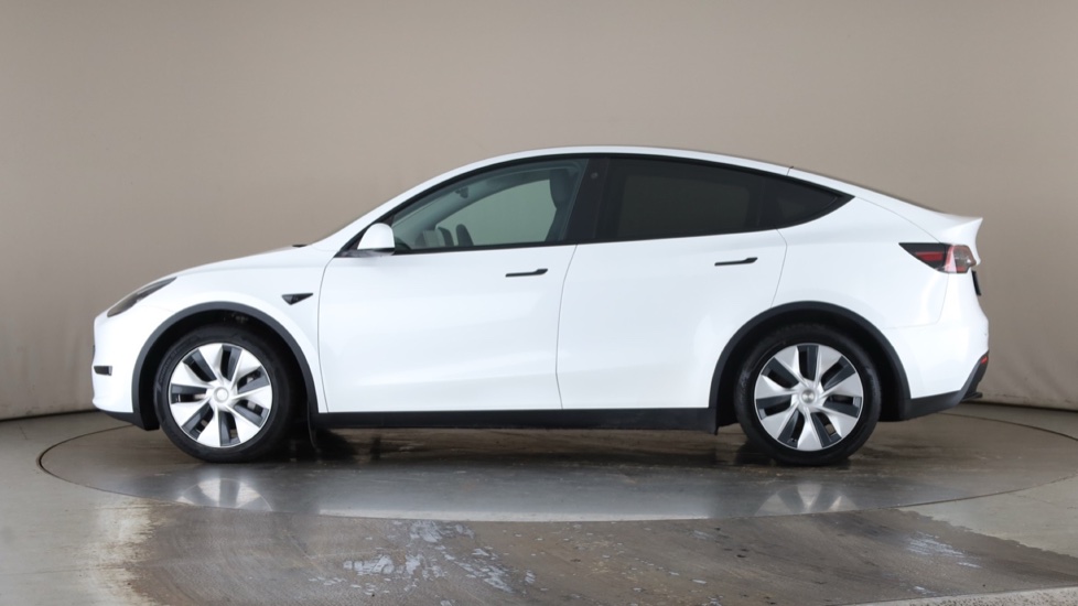 TESLA MODEL Y Image 2