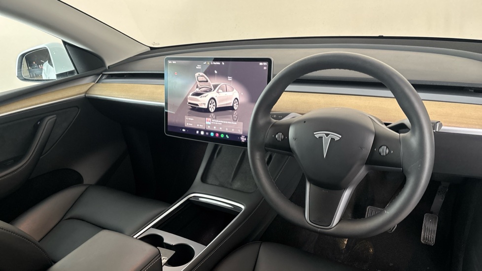 TESLA MODEL Y Image 9