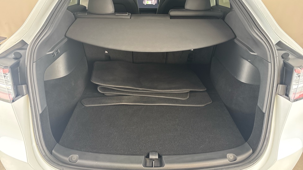 TESLA MODEL Y Image 15