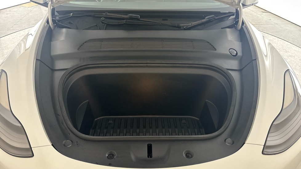 TESLA MODEL Y Image 16