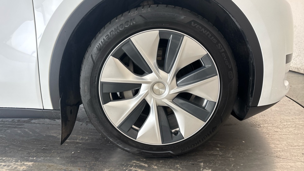 TESLA MODEL Y Image 20