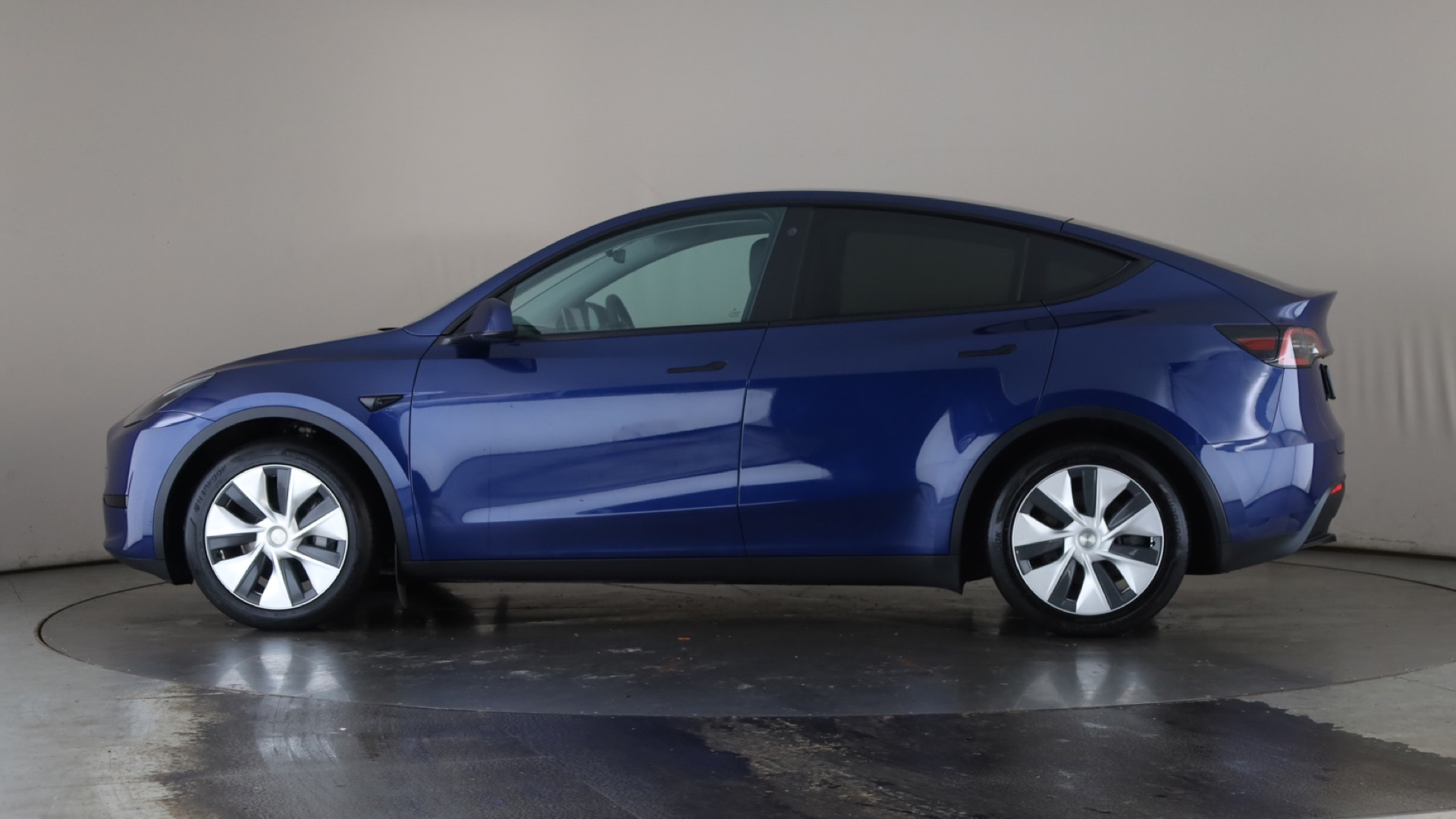 RWD 5dr Auto