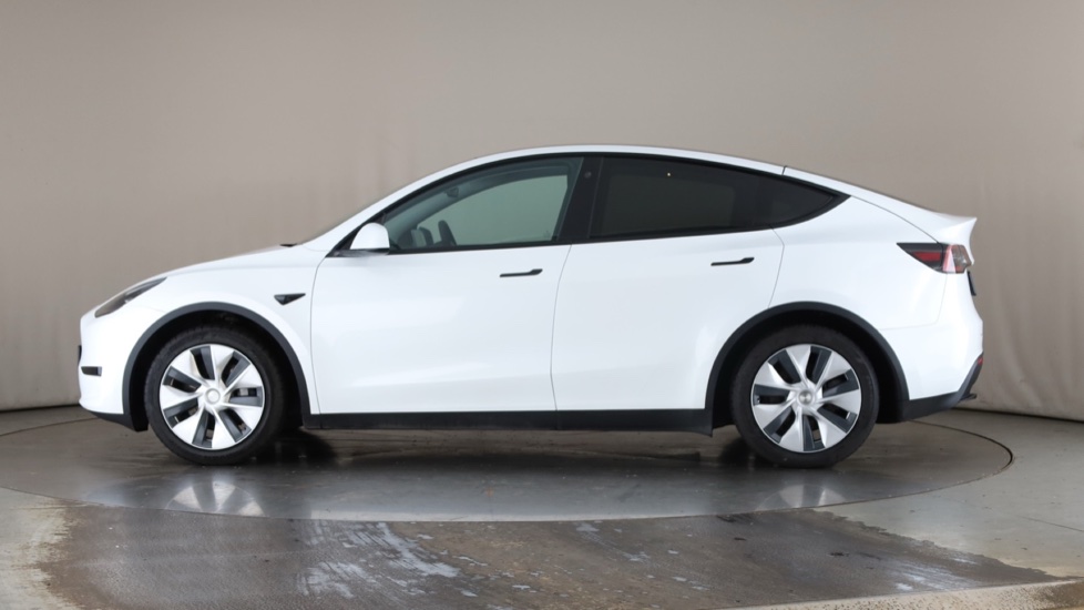 TESLA MODEL Y Image 2