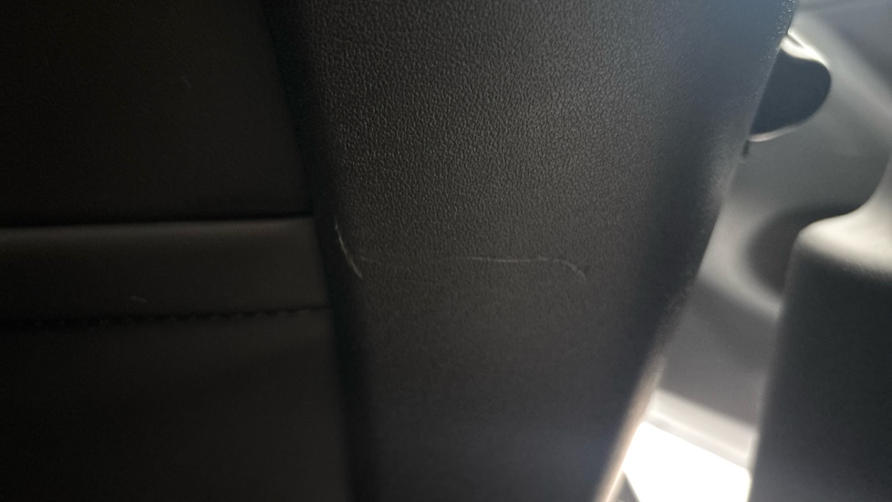 TESLA MODEL Y scratch