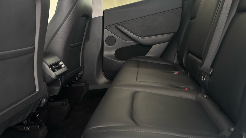 TESLA MODEL Y Image 14