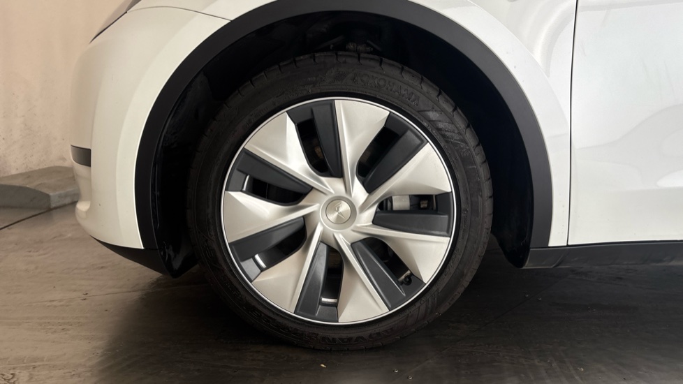 TESLA MODEL Y Image 17