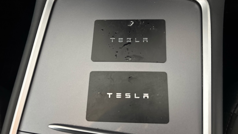TESLA MODEL Y two keys