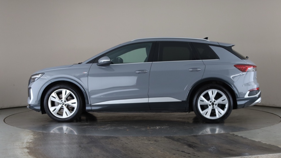 AUDI Q4 Image 2
