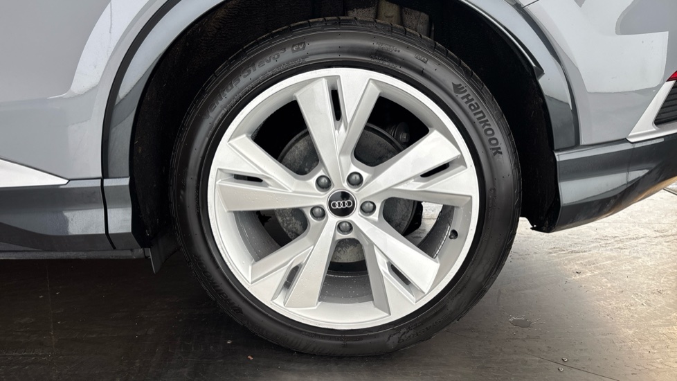 AUDI Q4 Image 18
