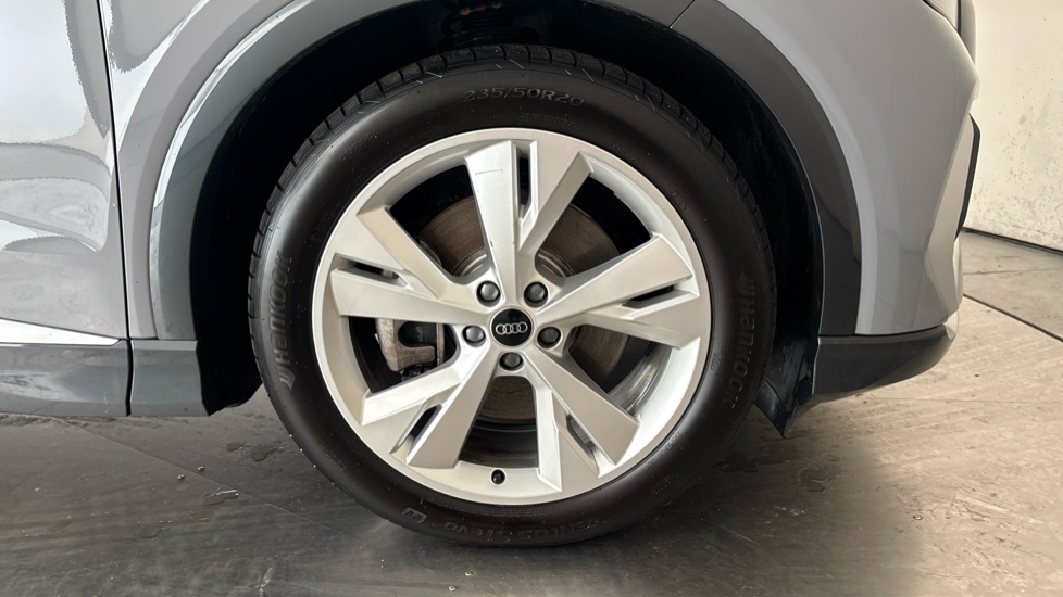 AUDI Q4 Image 20