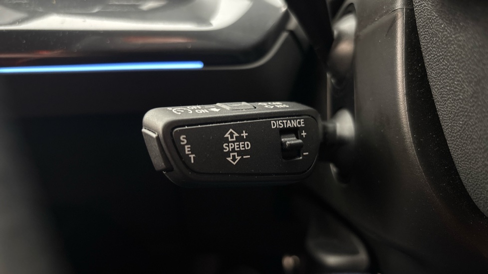 AUDI Q4 cruise control