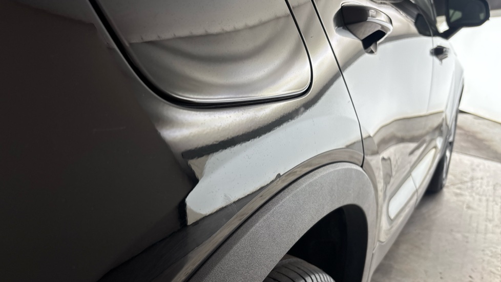 VOLVO XC40 dents