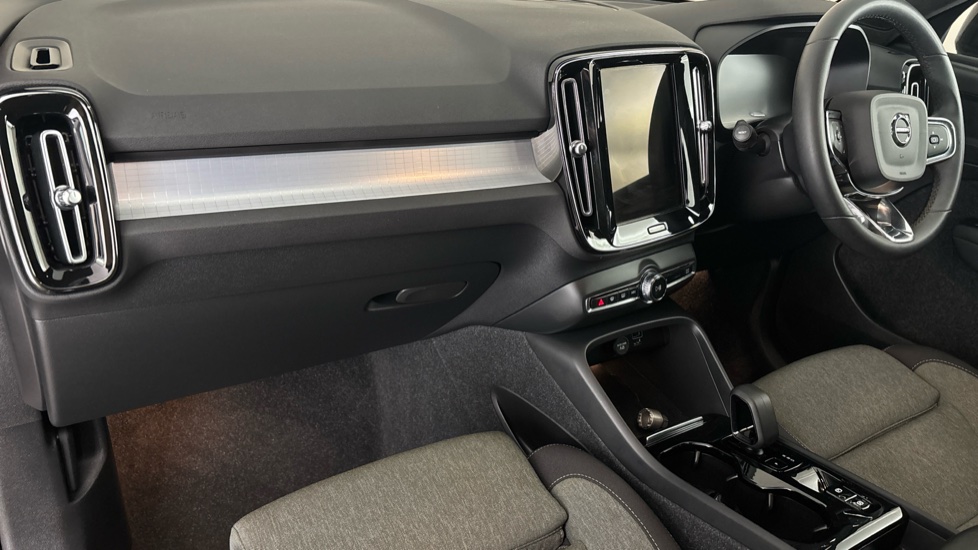 VOLVO XC40 Image 10