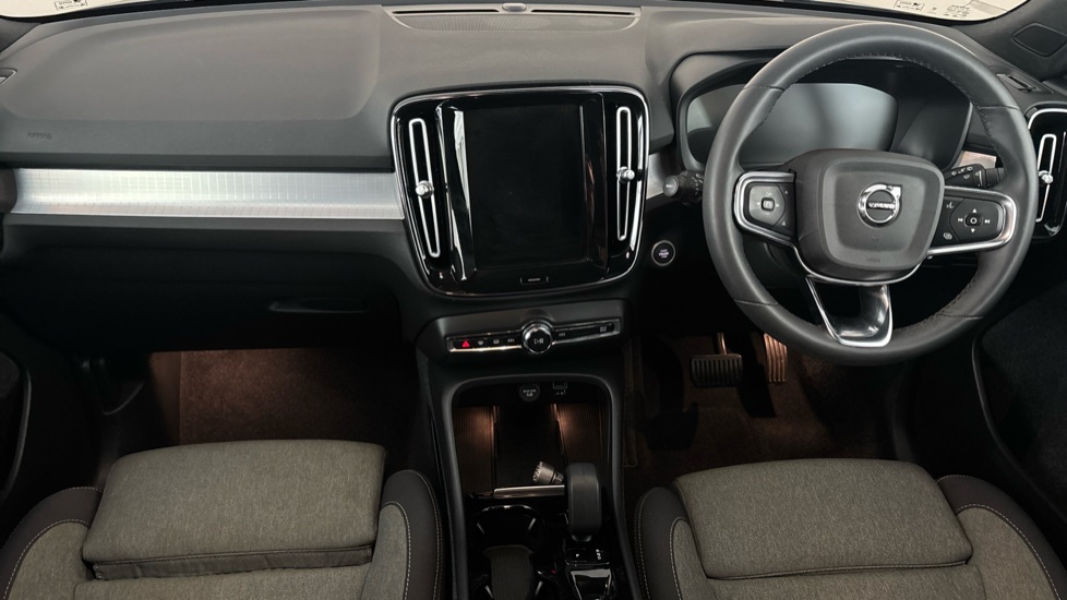 VOLVO XC40 Image 11