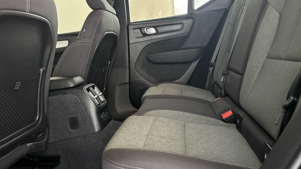 VOLVO XC40 Image 14