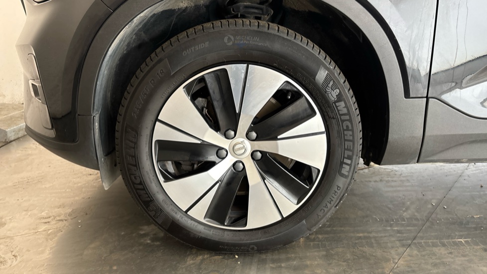 VOLVO XC40 Image 17