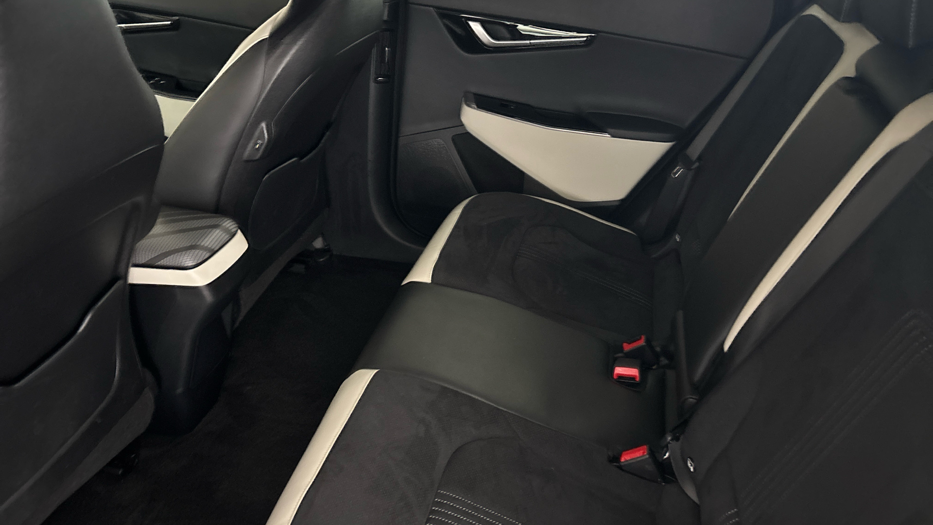 4020812 236kW GT Line 77.4kWh 5dr AWD Auto