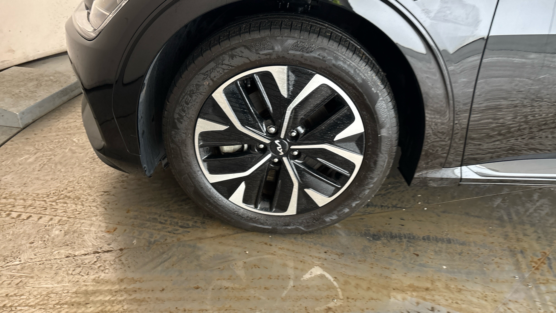 4020812 236kW GT Line 77.4kWh 5dr AWD Auto