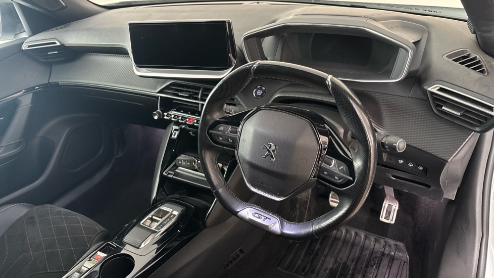 PEUGEOT 2008 Image 9