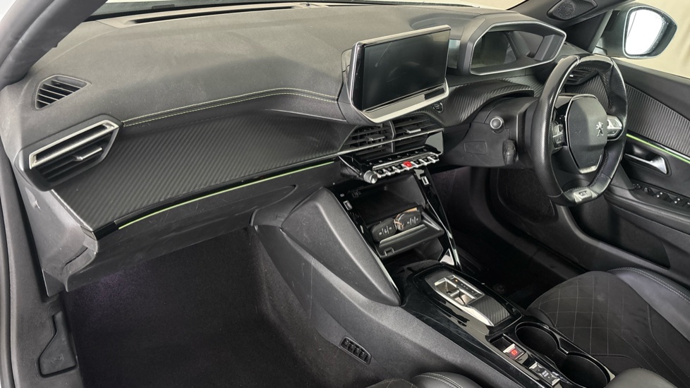 PEUGEOT 2008 Image 10