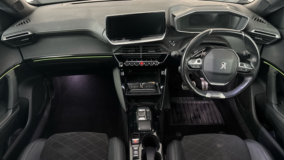 PEUGEOT 2008 Image 11